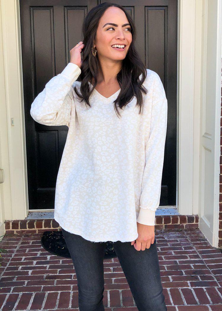 V Neck Leopard Weekender Pullover-Hand In Pocket