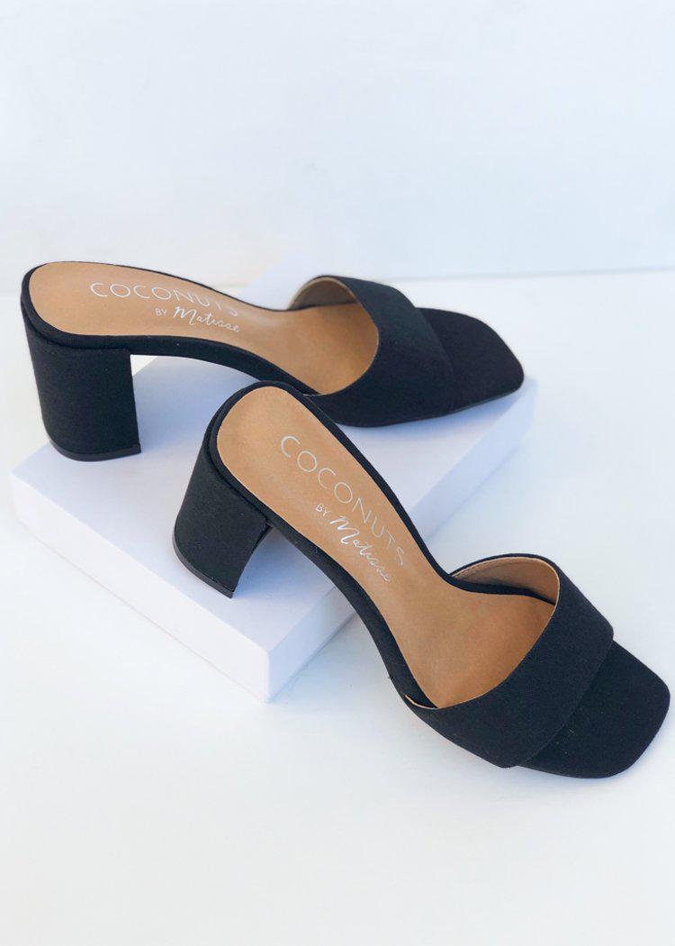 Matisse Lanai Slide Sandal- Black-Hand In Pocket