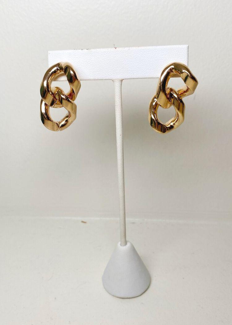 Bexley Chain Link Earring-Gold-Hand In Pocket