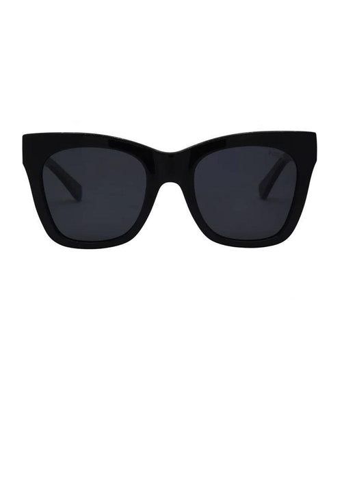 I-SEA Billie Sunglasses-Black-Hand In Pocket