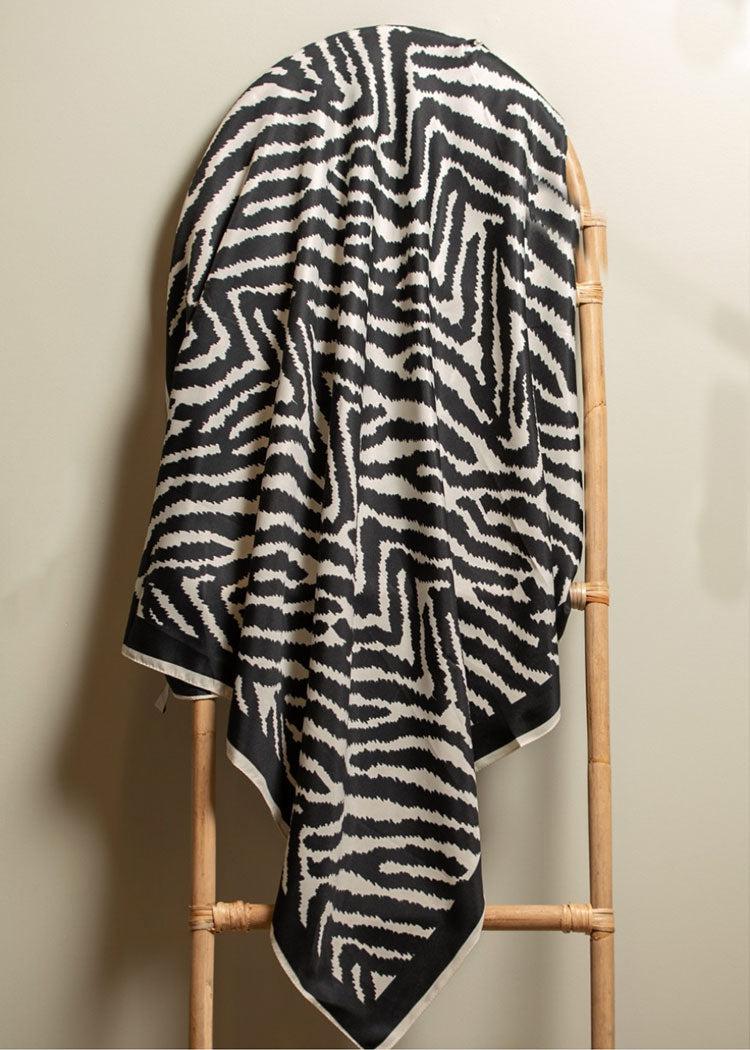 Serengeti Scarf-Black/Ivory-Hand In Pocket