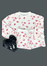 Z Supply Kissed "Lips" Crewneck Pullover-Hand In Pocket