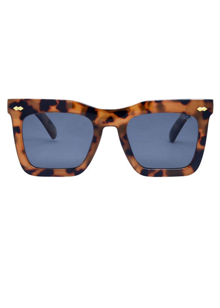 I-SEA Maverick Sunglasses- Tort/Smoke-Hand In Pocket